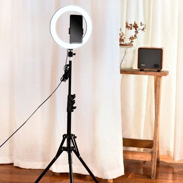 Selfie-teline rengasvalolla ja RL10 Wi-Light -puhelinpidikkeellä