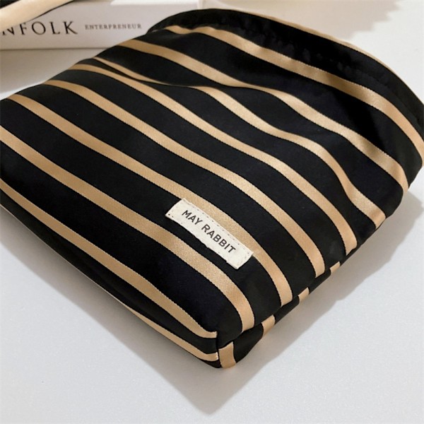 Sminkväska för kosmetika BLACK Black
