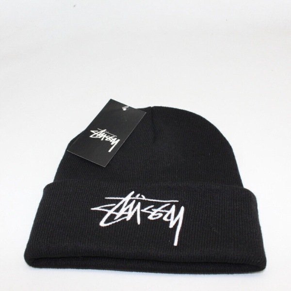 2023 Vinter stussy base hat med manchetter Nyt design kvinder mænd White