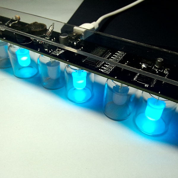Imitera fullfärg RGB-glödrörsklocka present kreativ RGB-färgklockkit 51 SCM DIY elektroniskt kit färgglad ljusklocka