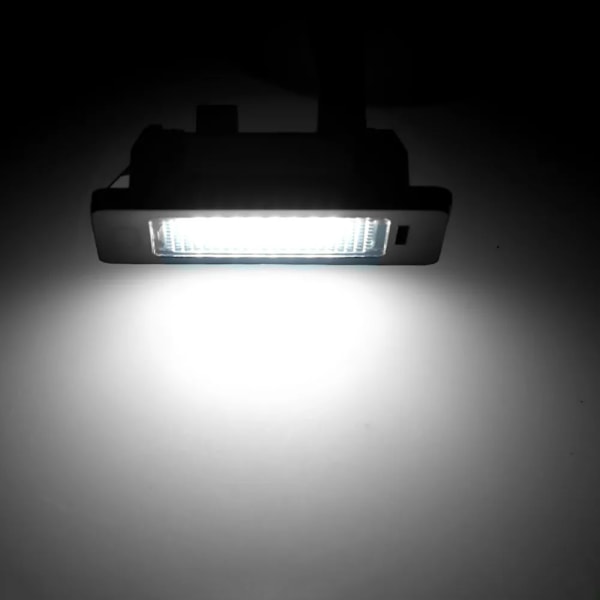 2 st BM-W E39 E60 Registreringsskyltlampa 6000k Vit Ingen Felmeddelande Led Nummerplåtslampa För BM-W E90 E91 E92 E61 E60 E70 E71