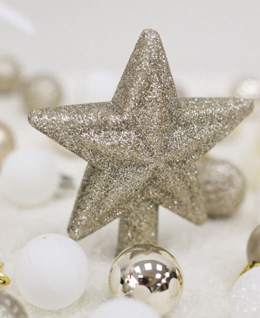 Mini Juletræspynt Sæt Med 30 Små 3Cm Guld Og Hvide Kugler Til Bordpladeindretning