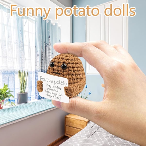 Kreativ stickad ullpotatisdocka, rolig positiv potatisdekoration för presenter