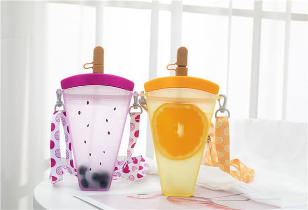 Sommar vattenmelon kopp utomhus med rem bärbar anti-fall halm kopp röd 320ml