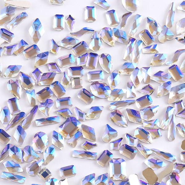 Fladt, specialformet diamant neglekunst