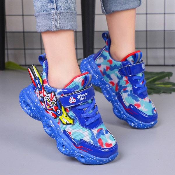 Boys Ultraman Kids LED Fashion Sneakers Glödande herrskor blue 24