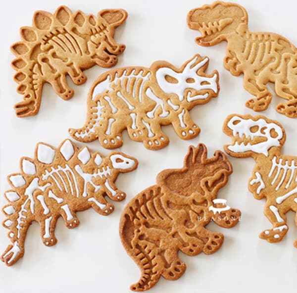 Dinosaur Skeleton Cookie Cutters Set, White Acrylic Triceratops, T-Rex and Stegosaurus for Baking