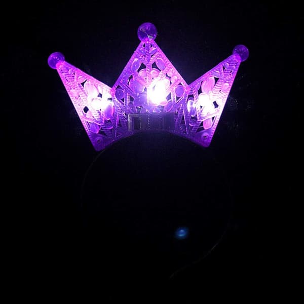 5 stykker lysende krone-diadem (tilfeldige farger) Lysende kroner LED blinkende diadem for festlige jenter gutter bursdagsfester