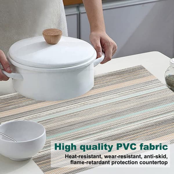 Sett med 4 sklisikre vaskbare PVC varmebestandige bordbrikker
