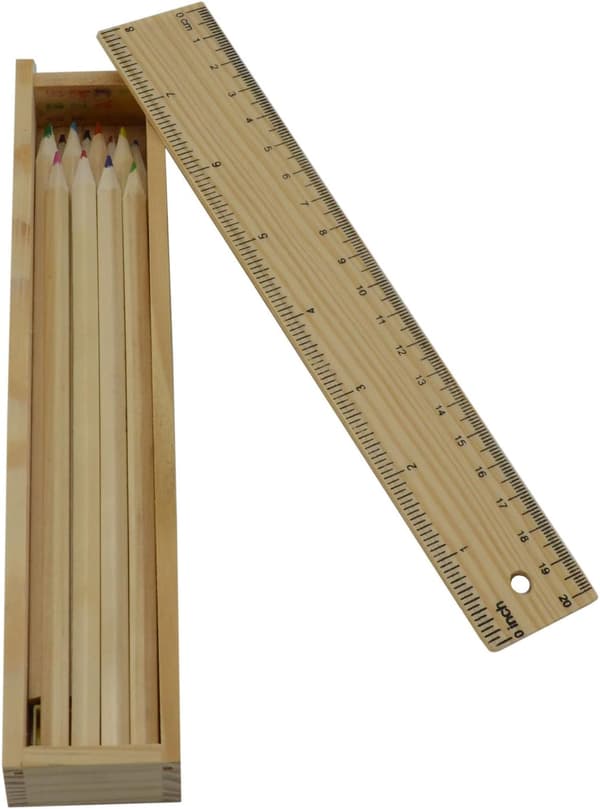 17,3 cm pitkät värikynät puukynälaatikolla, 12 kpl ja 1 laatikko -
