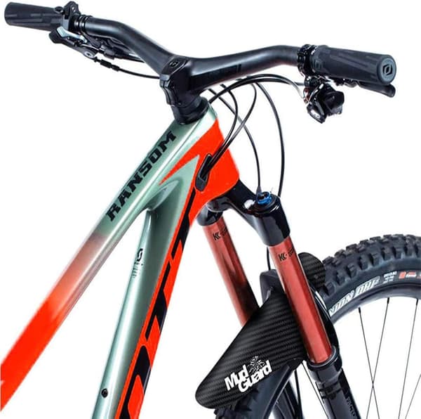 Two-piece carbon fiber fender, compatible with front and rear wheels