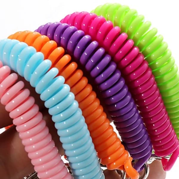 Udtrækkelig nøglering spiral clip-on ring strækbar elastisk spiralfjeder nøglekæde 6 stk. 6pcs