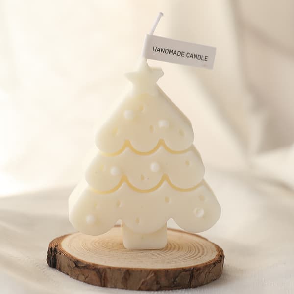 Six Creative Scented Candles with Christmas Tree Scent for a Romantic Atmosphere