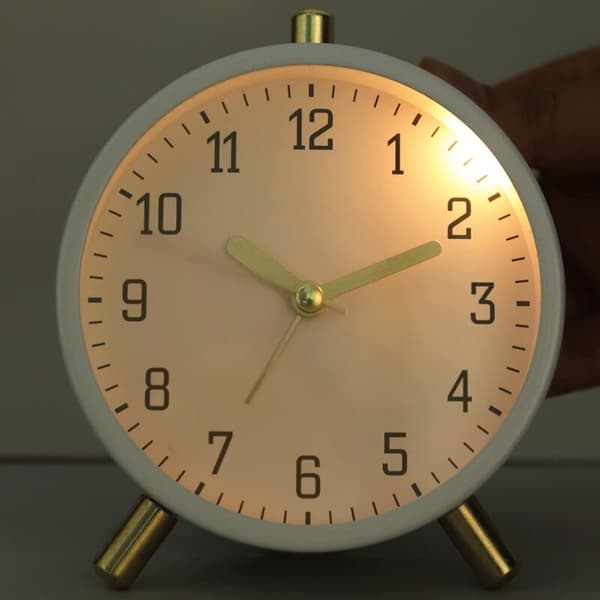 Milk White Tyst Väckarklocka med Ljus, Enkel Modern Dekorativ Bordsklocka, Sovrum Sängbord 11cm