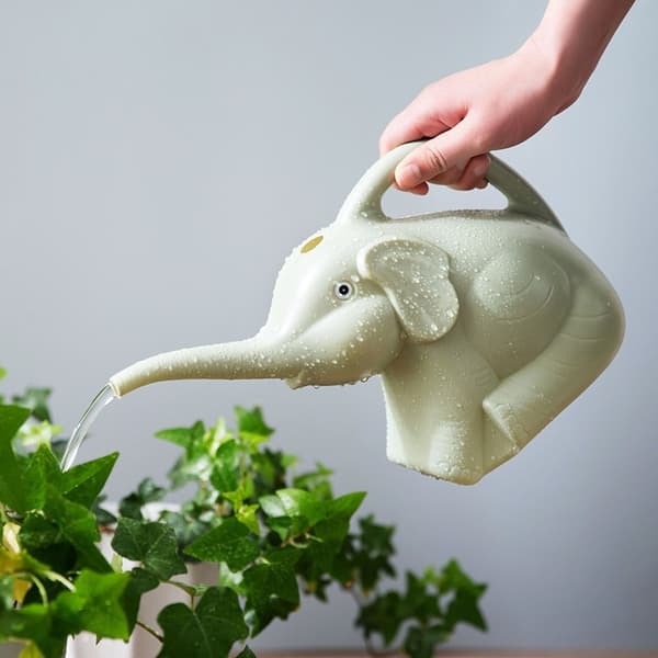 Elefantformet vannkanne for vanning av hageblomster og planter Grønn Grön