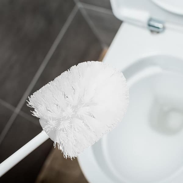 valkoiset muoviset vaihtoharjaspäät WC-harjoihin
