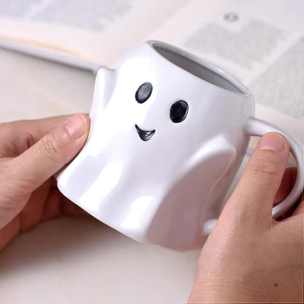 2025 440ml Ghost Ceramic Coffee Mug, Ceramic Ghost Face Mug, Ghost Face Cup, Cute White Halloween Ghost Mug, for Women Men Funny Mugs