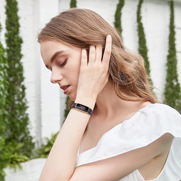 Erstatningsrem til Fitbit Charge5/6 Rød