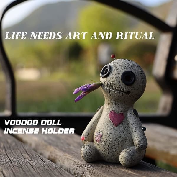 Dhrs Voodoo Docka Ko Røkelsebrenner, Røyk Kommer Ut Av Øynene og Munnvikene, Voodoo