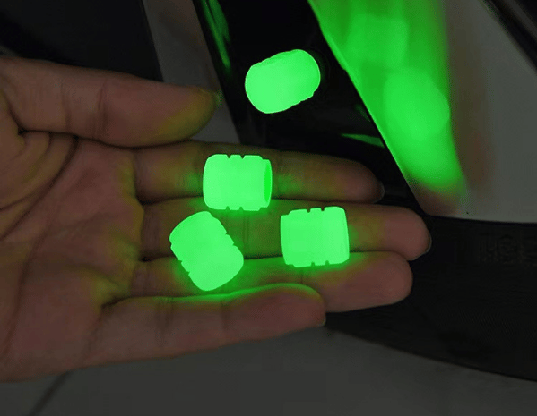 8 stk. Fluorescerende Universelle Lysende Dækventilhætter