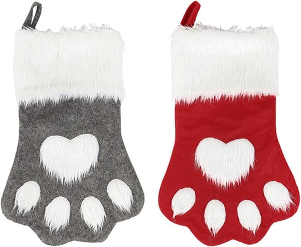 Julestrømper til hund og kat med poteprint, plys og ternede hængende strømper