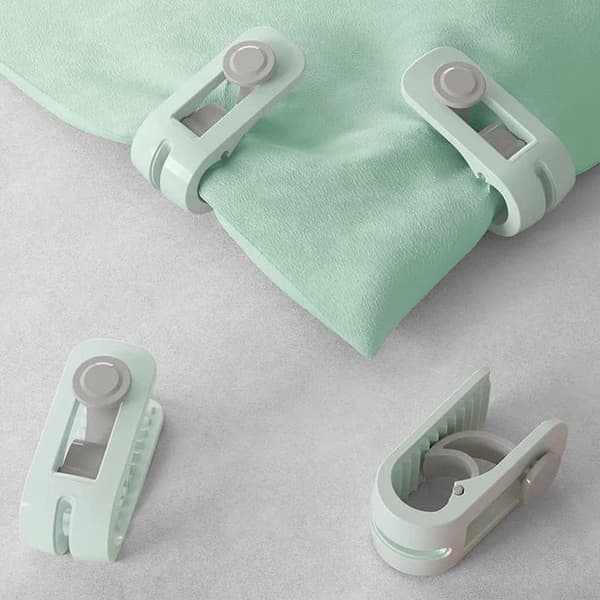 Cute Berry Quilt Clip Reusable Needle-Free Bedding Holder