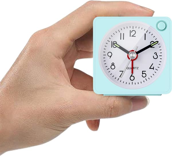 Travel-Packed Analog Alarm Clock, Ultra Small Clock with Snooze and Light Function, Super Silent Non-Ticking, Battery Operated