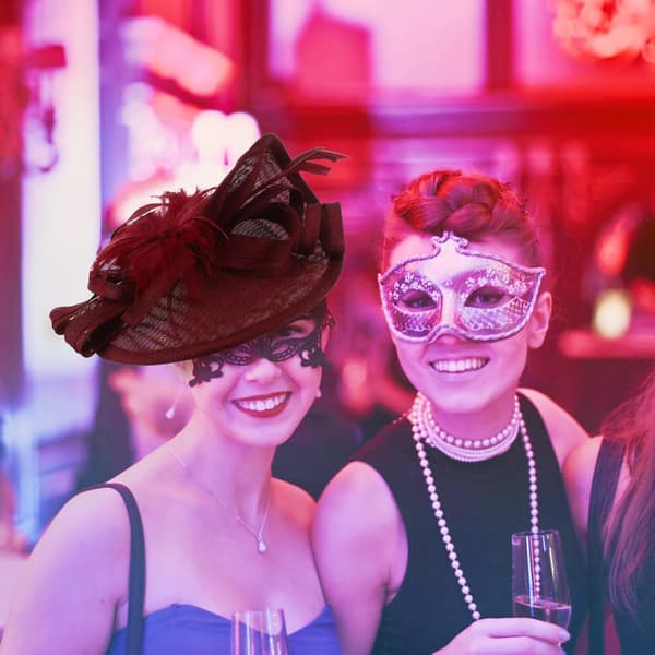 Fascinator hat med fjedre til kvinder, hårtilbehør til gallafest og bryllup, let pandebånd, bordeaux til festlige lejligheder -