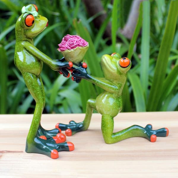Gifta dig med mig groda grodor figurer staty groda skulptur söt rolig