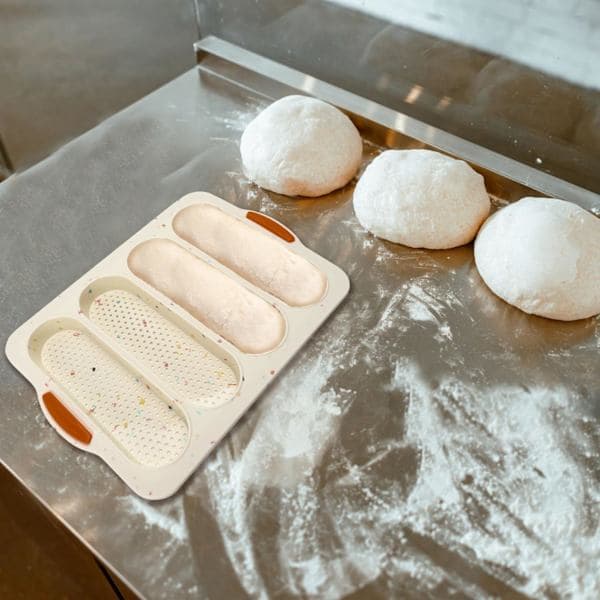 Bakeplate for French bread sandwich rolls, four compartments, non-stick silicone mold, for sandwich baguettes, mini tool kit.