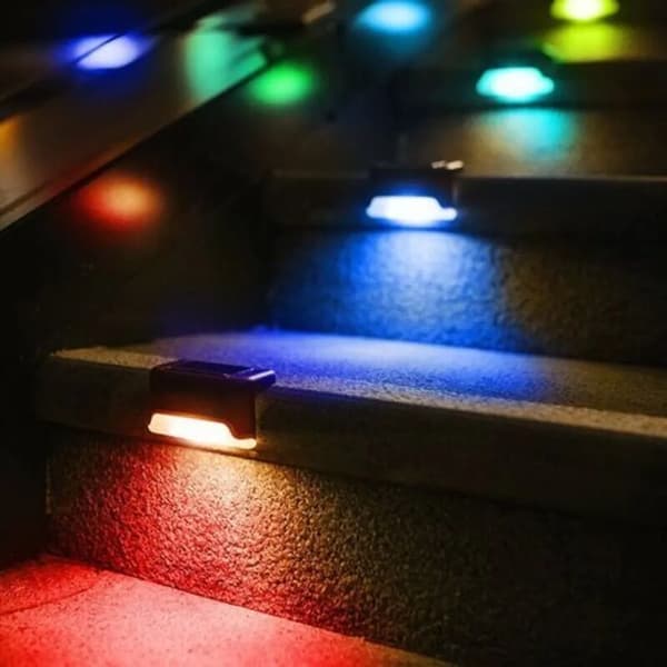 12 stk LED solcellelamper gjerdelamper vegglamper hagebelysning utendørs fargerike trappelamper