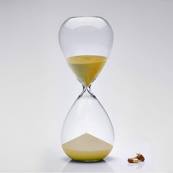 Timeglas, farverigt og moderne, sandtimer inspireret glas 30 minutter, kontordekoration