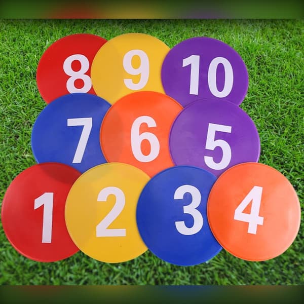 Numbered Flat Marker Discs 23cm 10-pack – Non-slip PVC for Football Training and Agility, Clear Numbers 1-10, Flexible and Stackable for Grass, Artificial Turf
