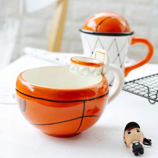 3D-krus 500 ml formet som en basketball – perfekt som gave