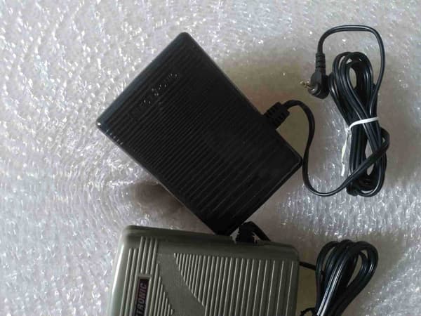 Hastighetskontrollpedal for Singer 7256, 7422, 7424, 7425, 7426, 7427, 7428, 7459, 7466