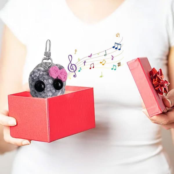 Nøglering med Trist Hamster-design & Violinlyd, Håndvævet