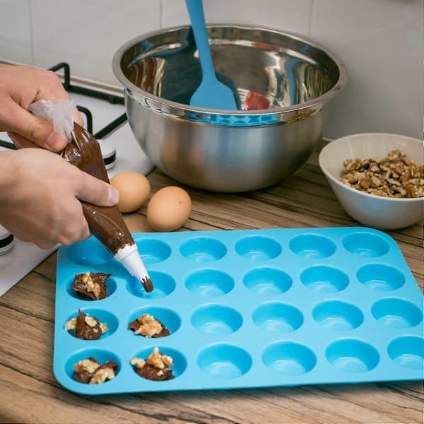 1-pack Mini Silicone Muffin Pan with 24 Cups for Mini Muffins or Cakes, Oven Safe by