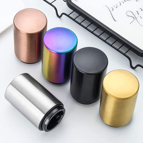 Flaskeåbner med trykfunktion, magnetisk flaskeåbner, ølflaskeåbner til mænd, automatisk flaskeåbner med magnet, køkkengadgets (sort)