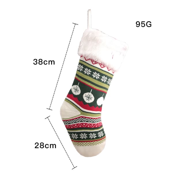 4 strikkede julestrømper til juledekorasjon