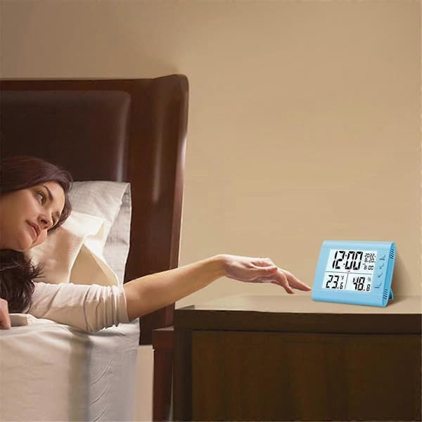 LED-display elektronisk klocka med dag och datum stereo digital display snooze väckarklocka inomhustemperatur bordsklocka, B
