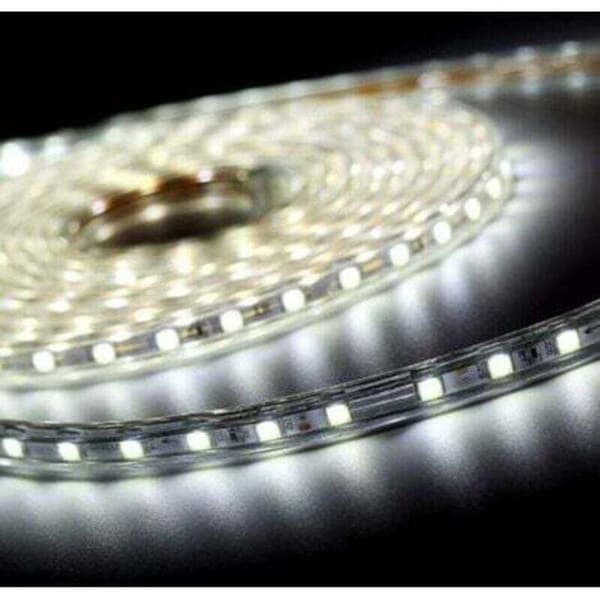 Komplett sett LED-stripe 5 meter 220V silikon vanntett IP68 kaldhvit 6000°K SMD5050 60led/m - ingen transformator nødvendig Bredde 8mm