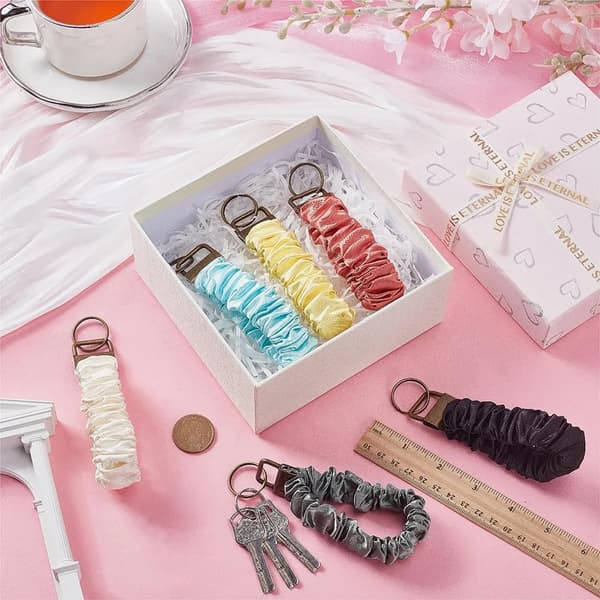 6-pak Scrunchie Nøgleringe Farverige Polyester Armbåndsnøgleringe til Kvinder Løb Hundeluftning