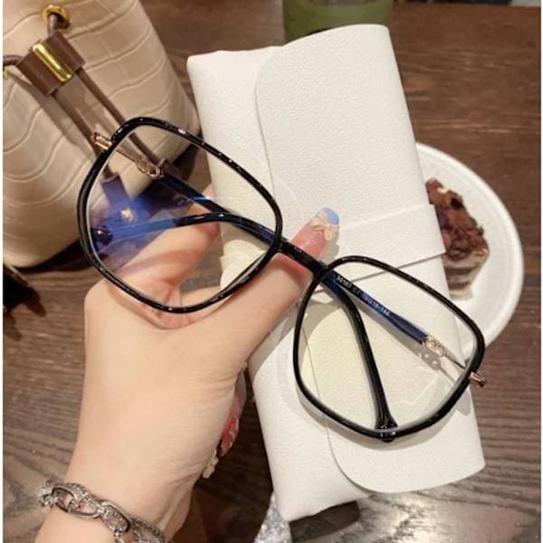 Black Anti-Blue Light Glasses for Myopia, Anti-Blue Light Radiation, Large Thin Face Mirror, Plain Face, Lady