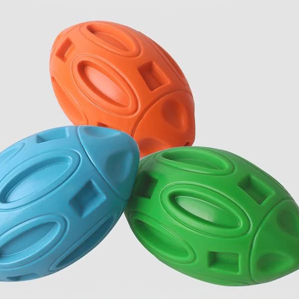 Pipende leketøy for aggressive tyggere: Interaktiv gummiball