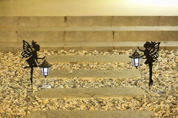 Solcellelampe med feer til udendørs dekoration