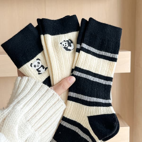 4 par Kawaii dyrebroderede damestrømper Designer uldstribede bløde behagelige varme sokker