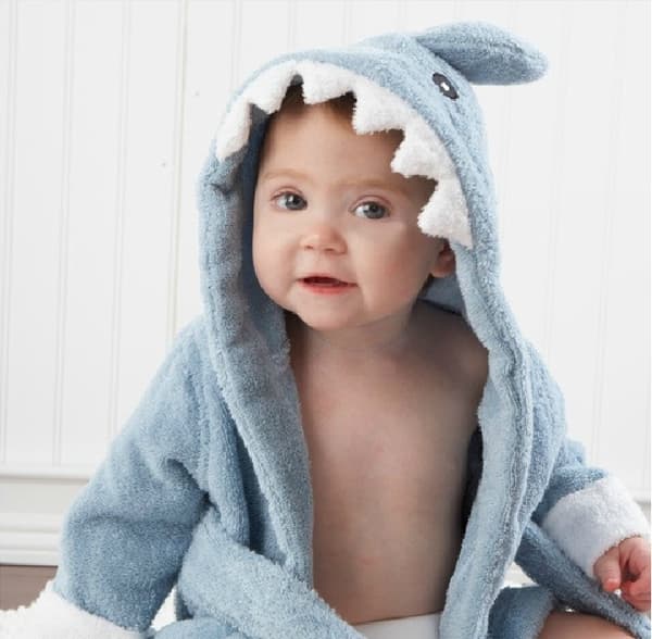 Baby Hettehåndkle (blå hai): Badekåpe i bomullsstoff for gutt a