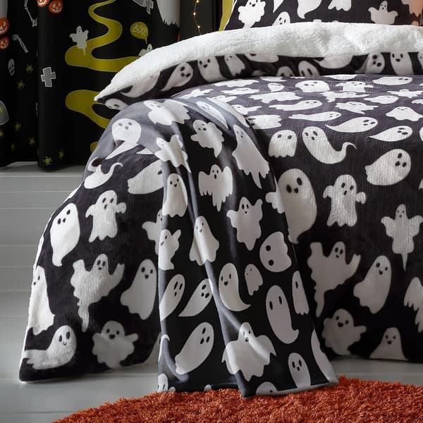 1 pc Halloween Ghosts Fleece Blanket (130 x 150 cm) - Super Soft & Cozy Fleece in Black - Black Spooky Ghost Throw