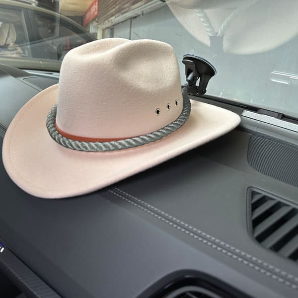 Yleiskäyttöinen hattuteline autoon, (2 kpl) cowboyhattuteline DXGHC