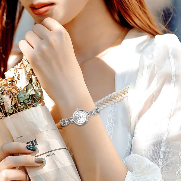 Elegant analog kvartsklocka för kvinnor, rektangulär klocka med romerska siffror och strass, metallarmband, roséguld/silver